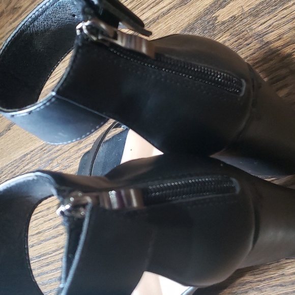 Rouge Helium Black Block Heels with Buckle and Zipper Back - Picture 8 of 16